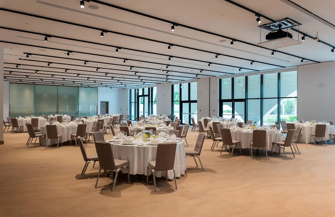 Erth Abu Dhabi Hotel-1